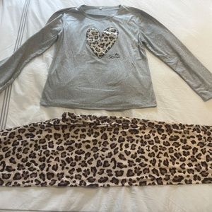 NWOT 2 Piece Leopard Print "BE KIND" PJ Pant and L/S Sleep Set-Size Small
